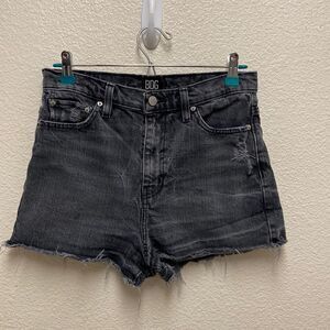 BDG Girlfriend High Rise Shorts Size 28